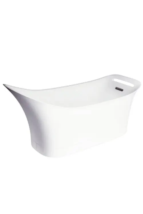 Weiße Badewanne mit geschwungenem Design und Griffen, präsentiert von AXOR, geeignet für moderne Badezimmergestaltung.
